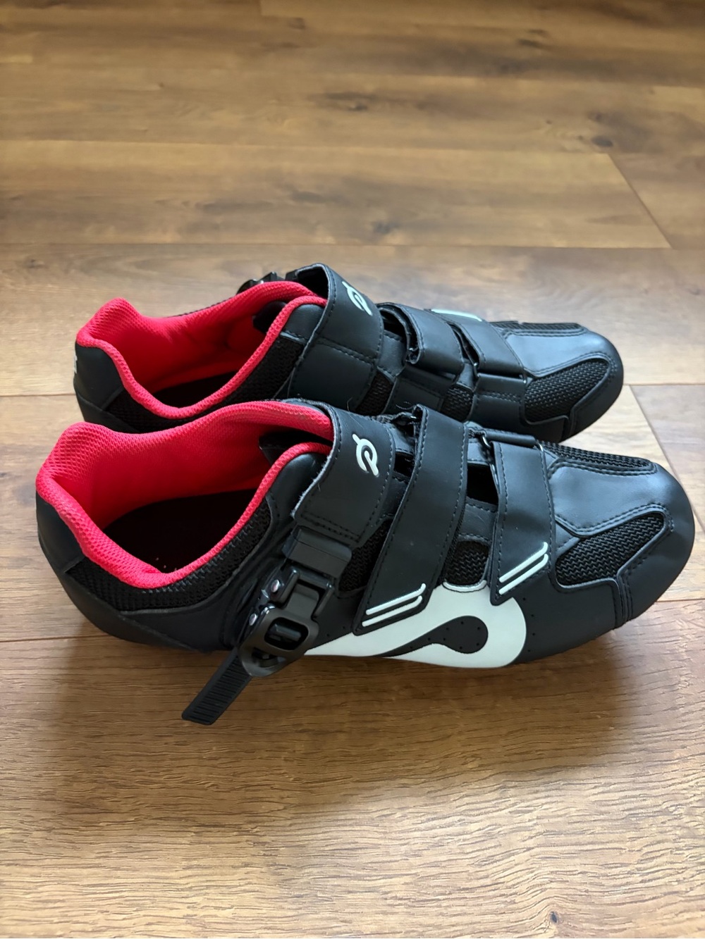 Peloton Cycling Shoes Unisex Size 42 Spin Shoes with Cleats Black White Red